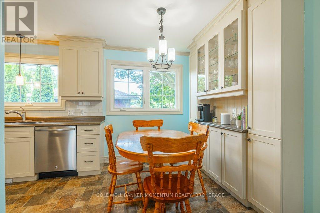 Photo 16 of 4 Appelby Drive, St Catharines ON