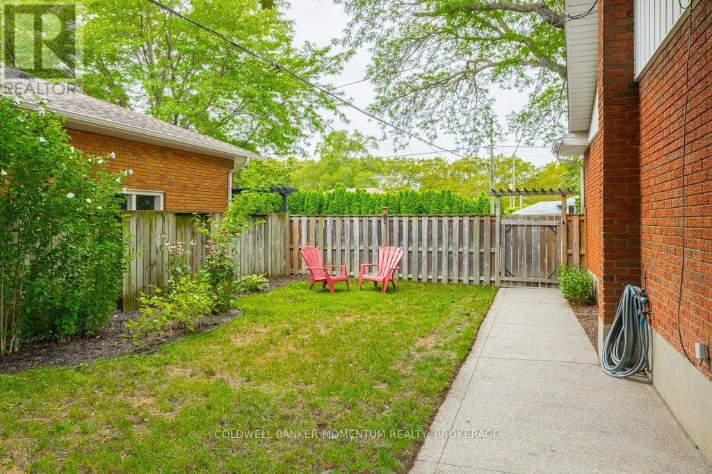 Photo 41 of 4 Appelby Drive, St Catharines ON