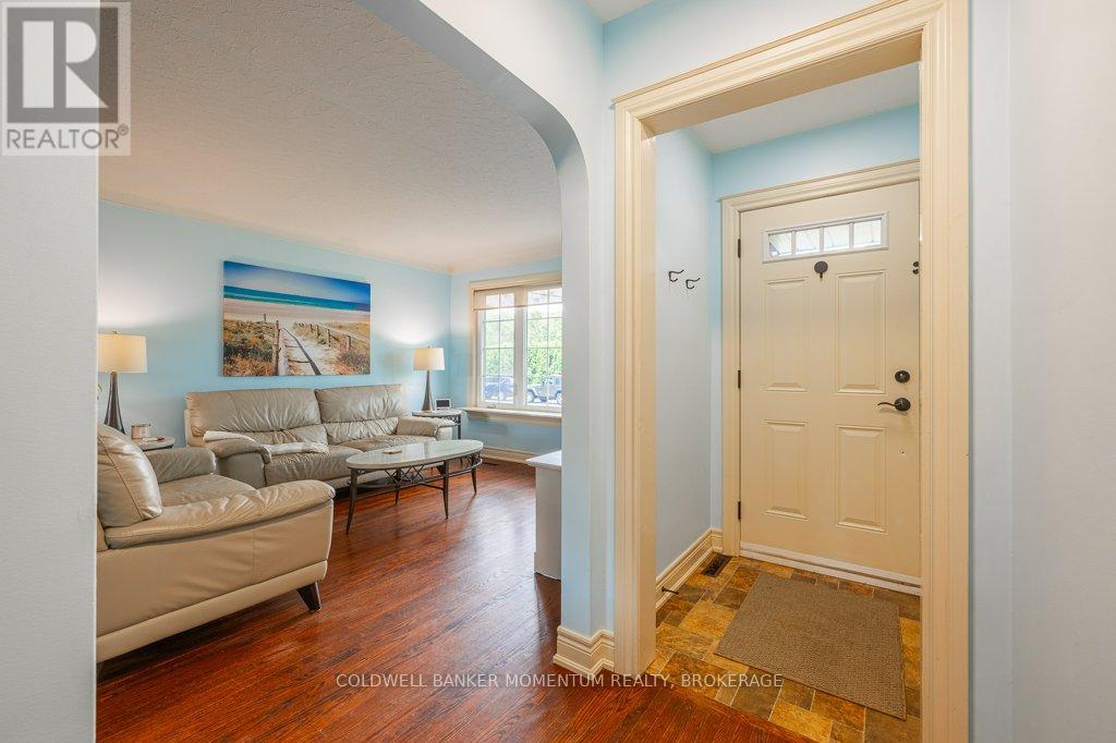 Photo 6 of 4 Appelby Drive, St Catharines ON