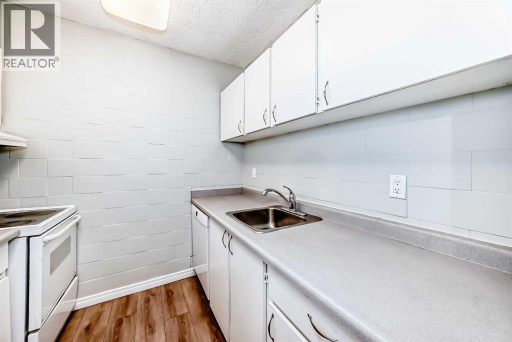 Single Family House for Sale in    Street NW Hillhurst Calgary 