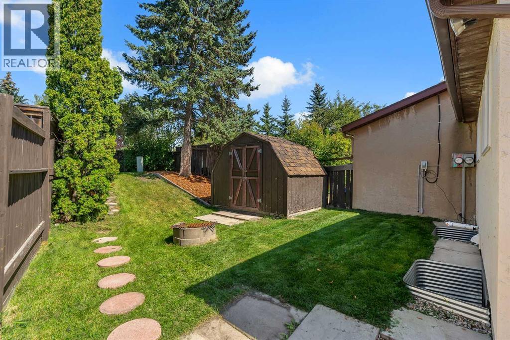 Single Family House 4 Level for Sale in  Ranchview Road NW Ranchlands Calgary 
