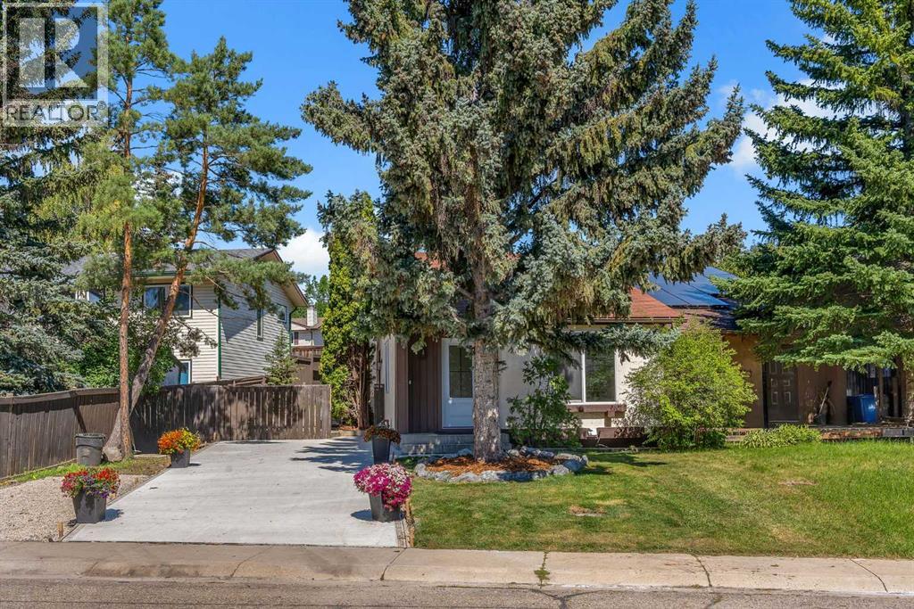 Single Family House 4 Level for Sale in  Ranchview Road NW Ranchlands Calgary 