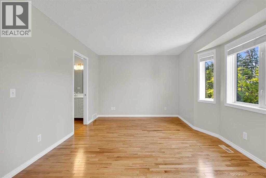 Single Family House for Sale in  Regal Park NE Renfrew Calgary 