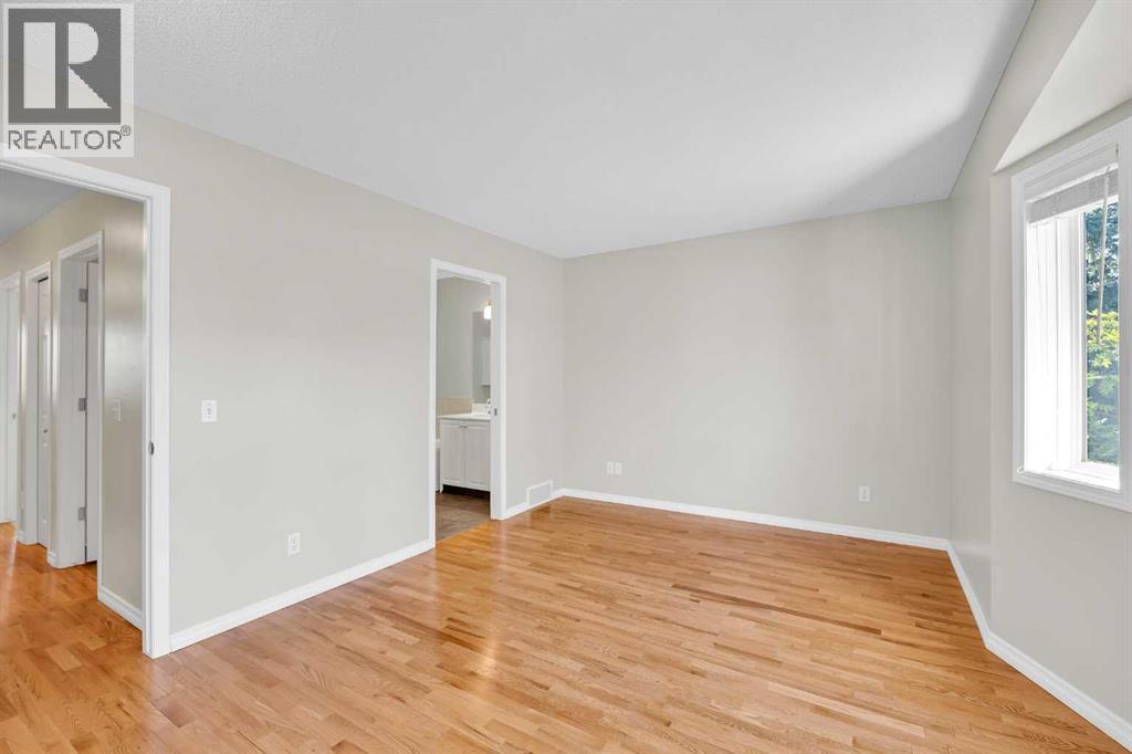 Single Family House for Sale in  Regal Park NE Renfrew Calgary 