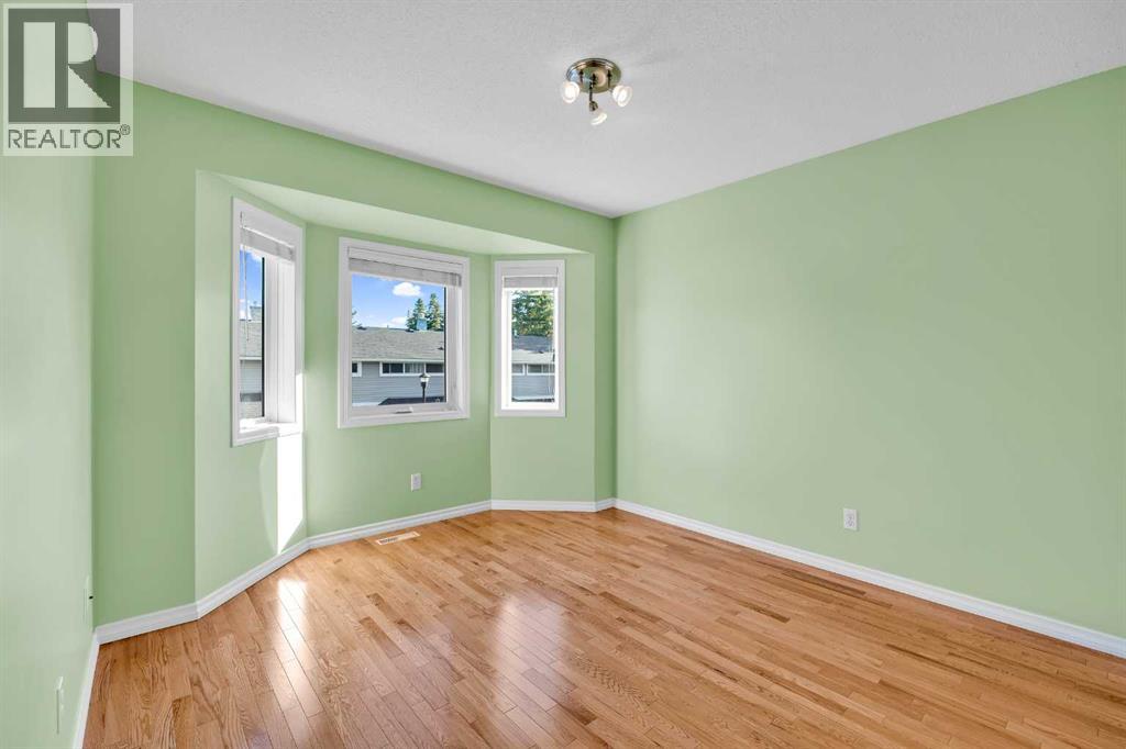 Single Family House for Sale in  Regal Park NE Renfrew Calgary 