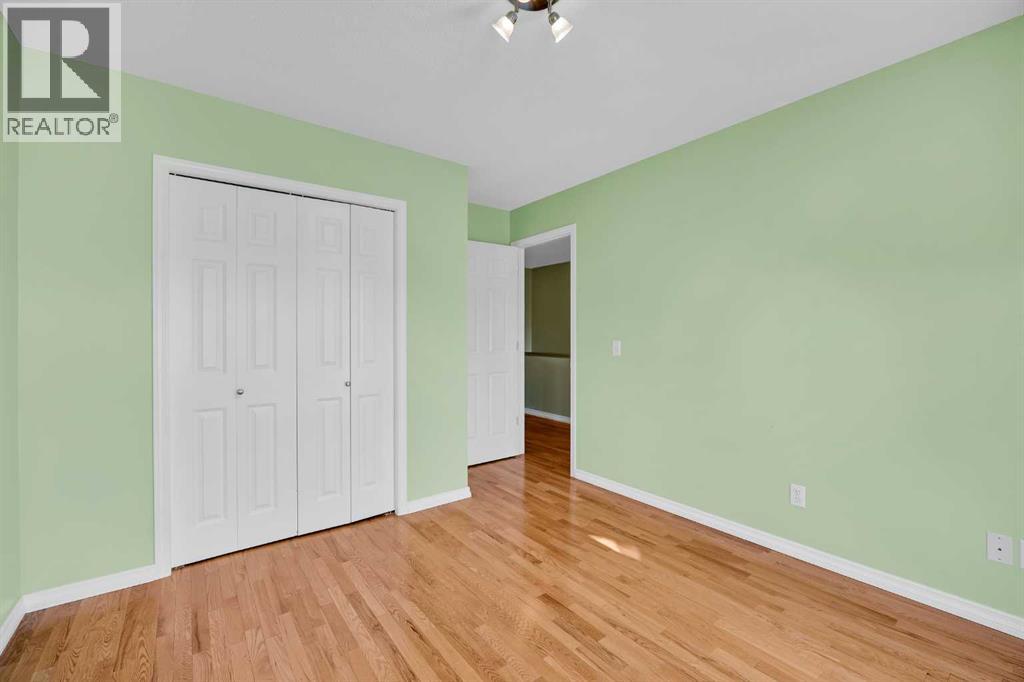 Single Family House for Sale in  Regal Park NE Renfrew Calgary 