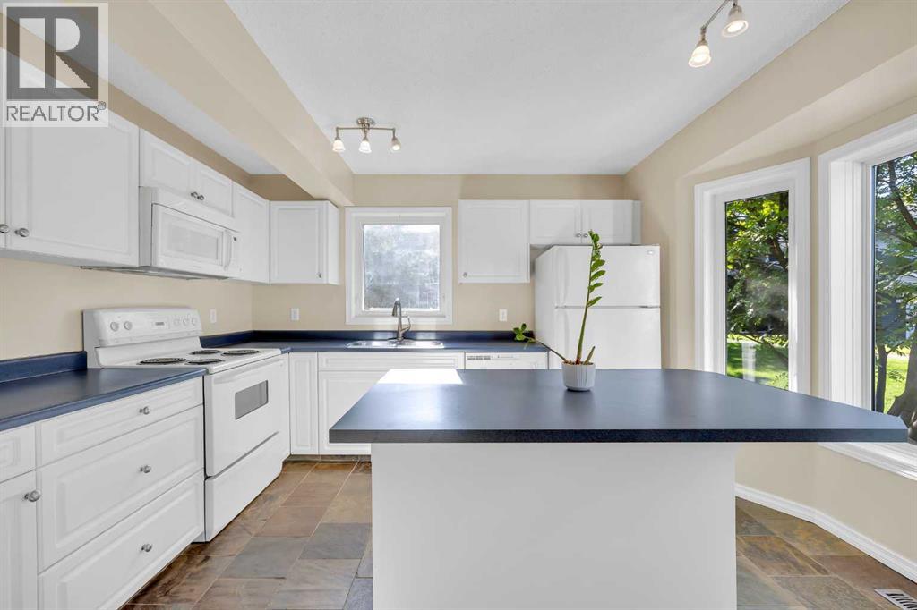 Single Family House for Sale in  Regal Park NE Renfrew Calgary 