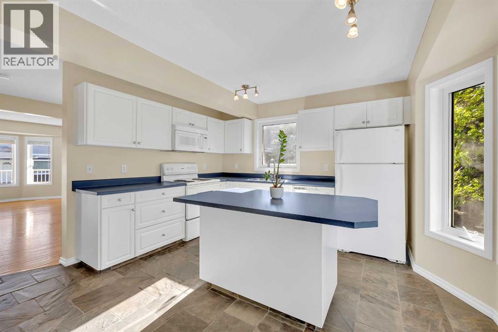 Single Family House for Sale in  Regal Park NE Renfrew Calgary 