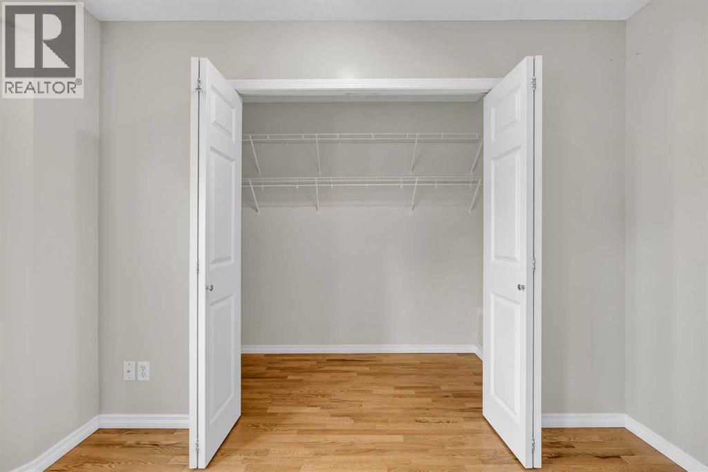 Single Family House for Sale in  Regal Park NE Renfrew Calgary 