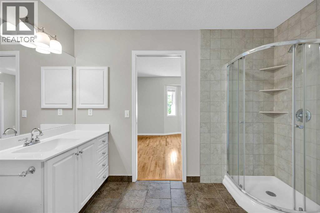 Single Family House for Sale in  Regal Park NE Renfrew Calgary 