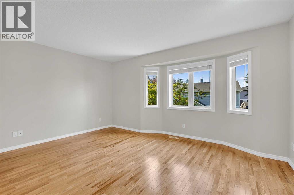 Single Family House for Sale in  Regal Park NE Renfrew Calgary 