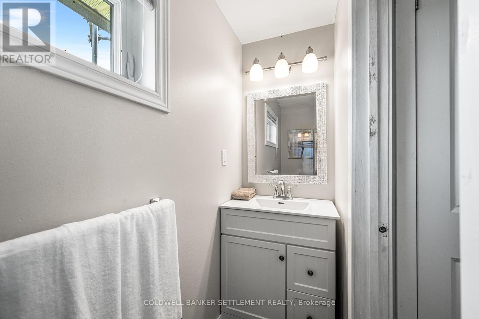 Photo 26 of 269 Sunset Drive, Drummond North Elmsley ON