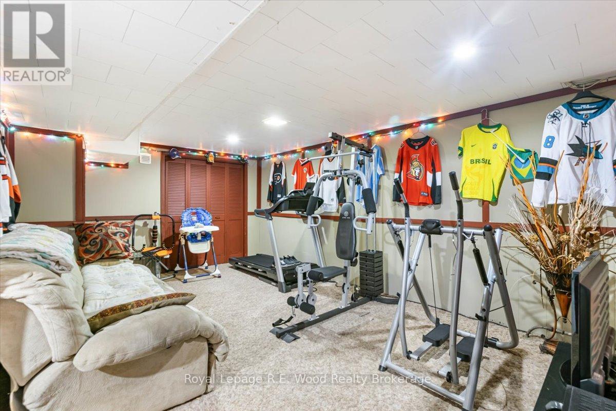 Photo 19 of 32 Devon Court, Tillsonburg ON