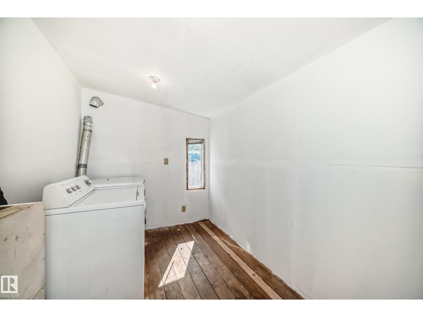 Photo 31 of 207 Homestead Cr Nw, Edmonton AB