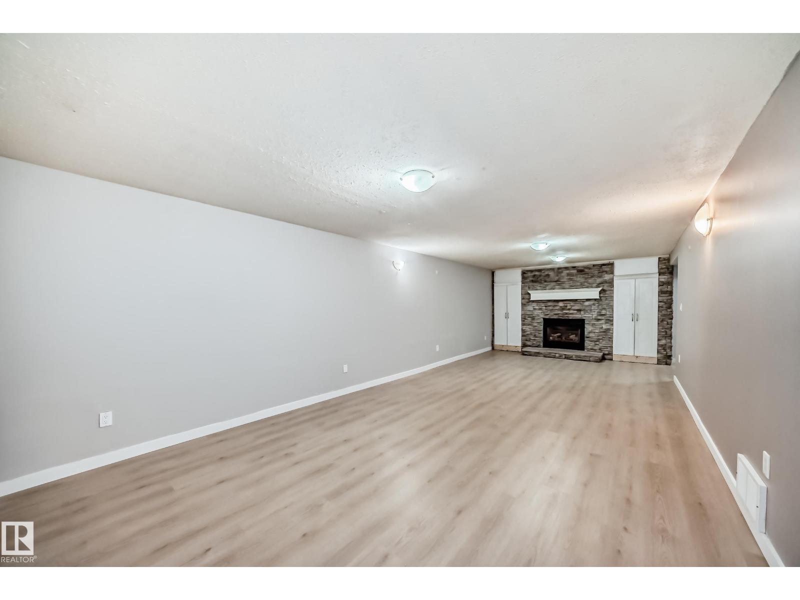 Photo 37 of 207 Homestead Cr Nw, Edmonton AB