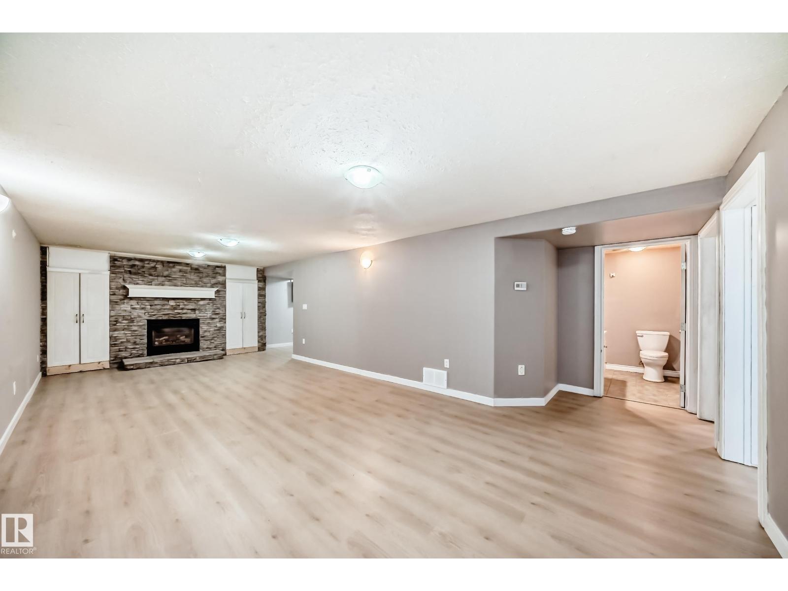 Photo 38 of 207 Homestead Cr Nw, Edmonton AB