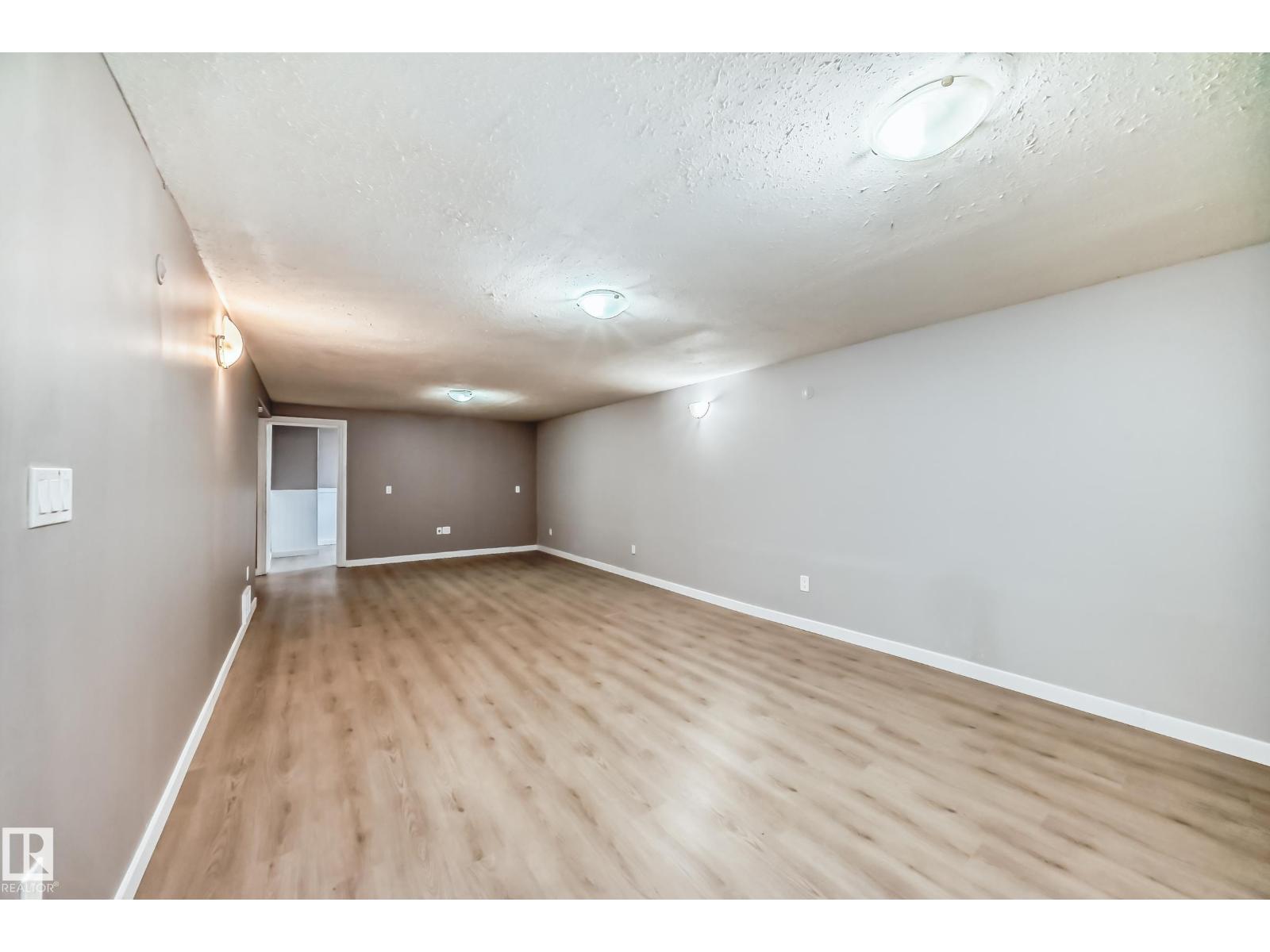 Photo 41 of 207 Homestead Cr Nw, Edmonton AB
