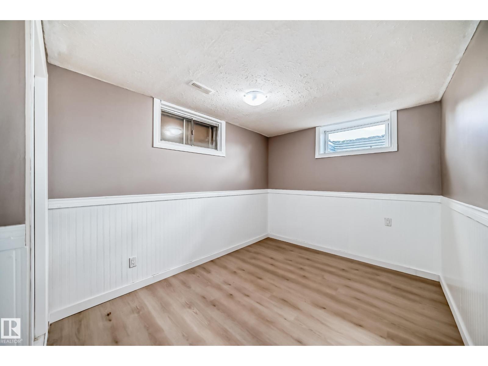 Photo 42 of 207 Homestead Cr Nw, Edmonton AB