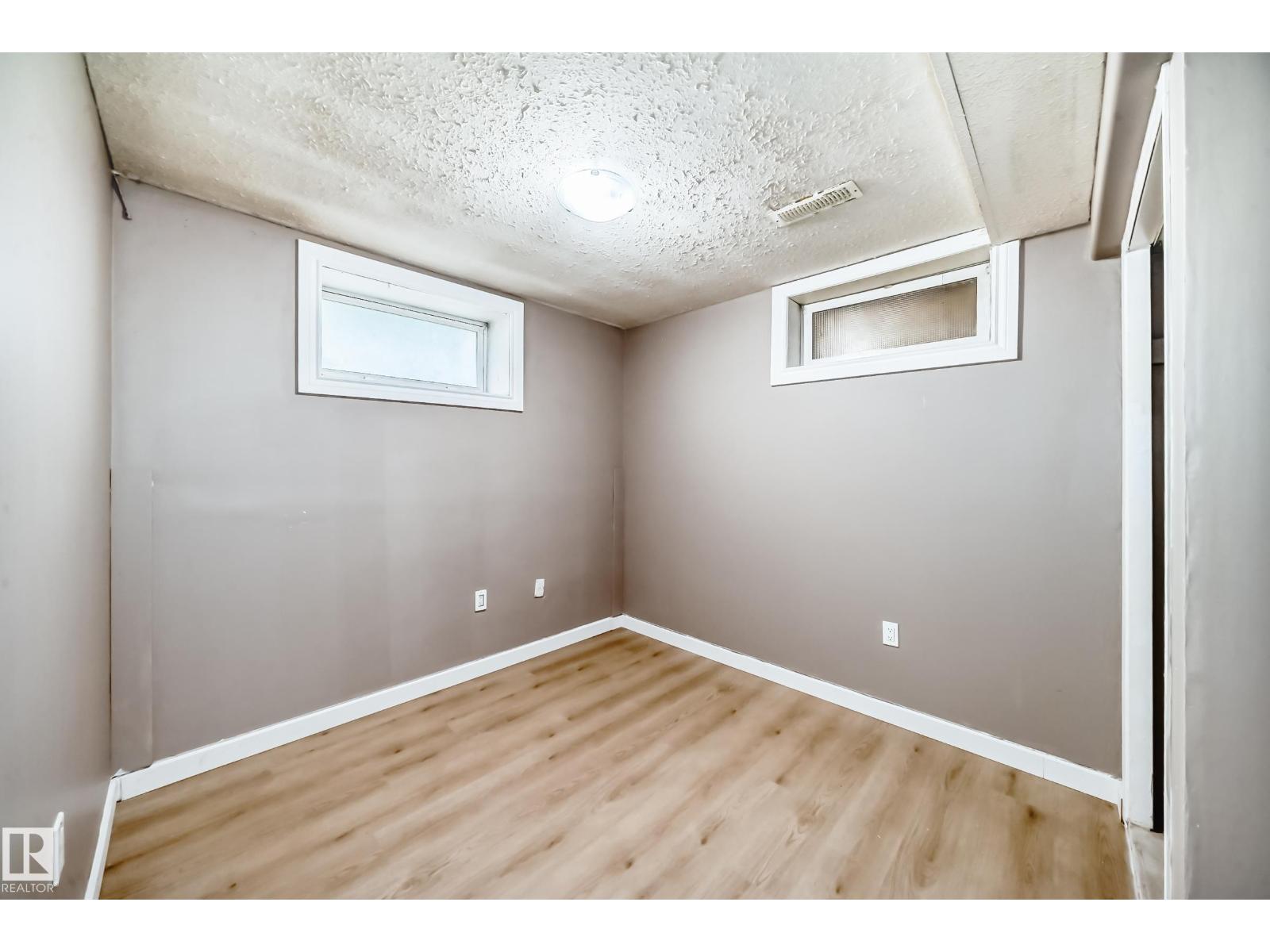 Photo 44 of 207 Homestead Cr Nw, Edmonton AB