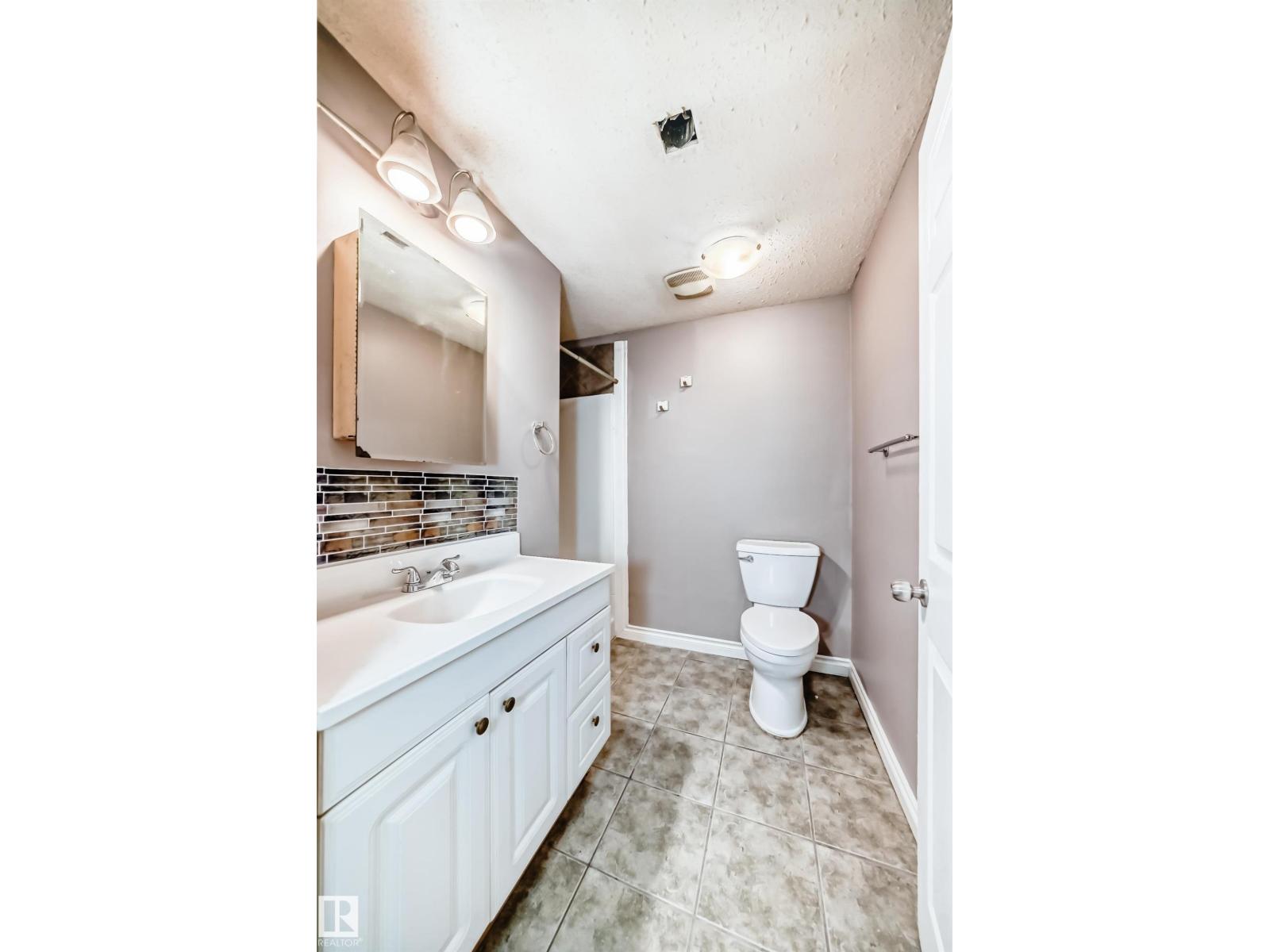 Photo 47 of 207 Homestead Cr Nw, Edmonton AB
