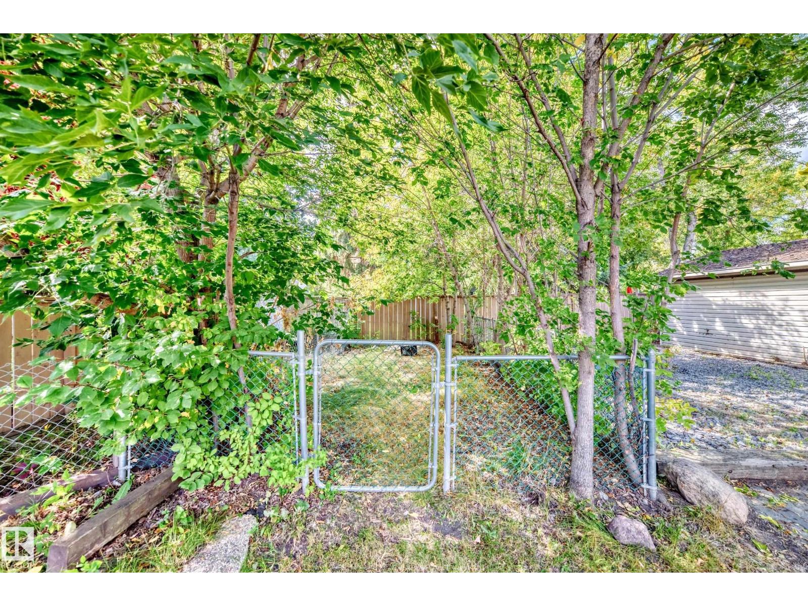 Photo 52 of 207 Homestead Cr Nw, Edmonton AB