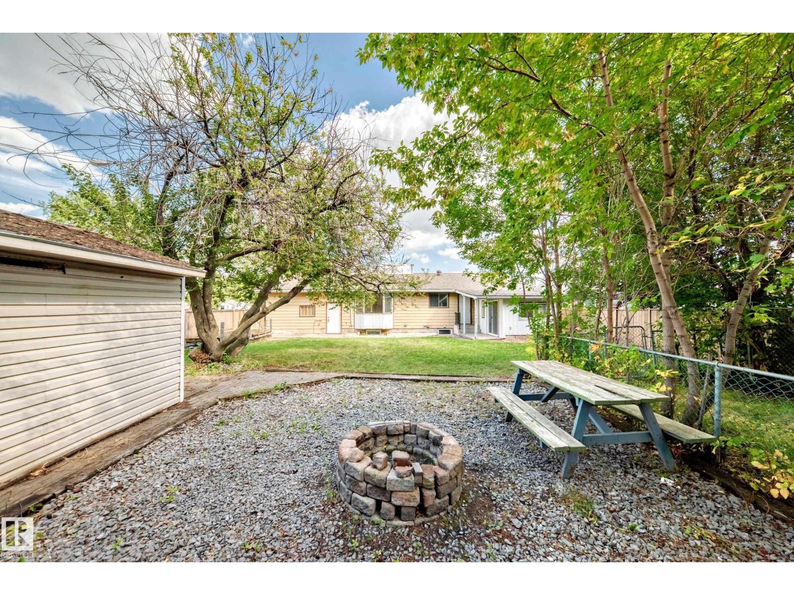 Photo 55 of 207 Homestead Cr Nw, Edmonton AB