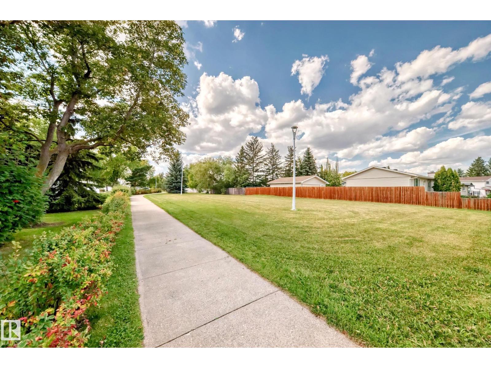 Photo 59 of 207 Homestead Cr Nw, Edmonton AB