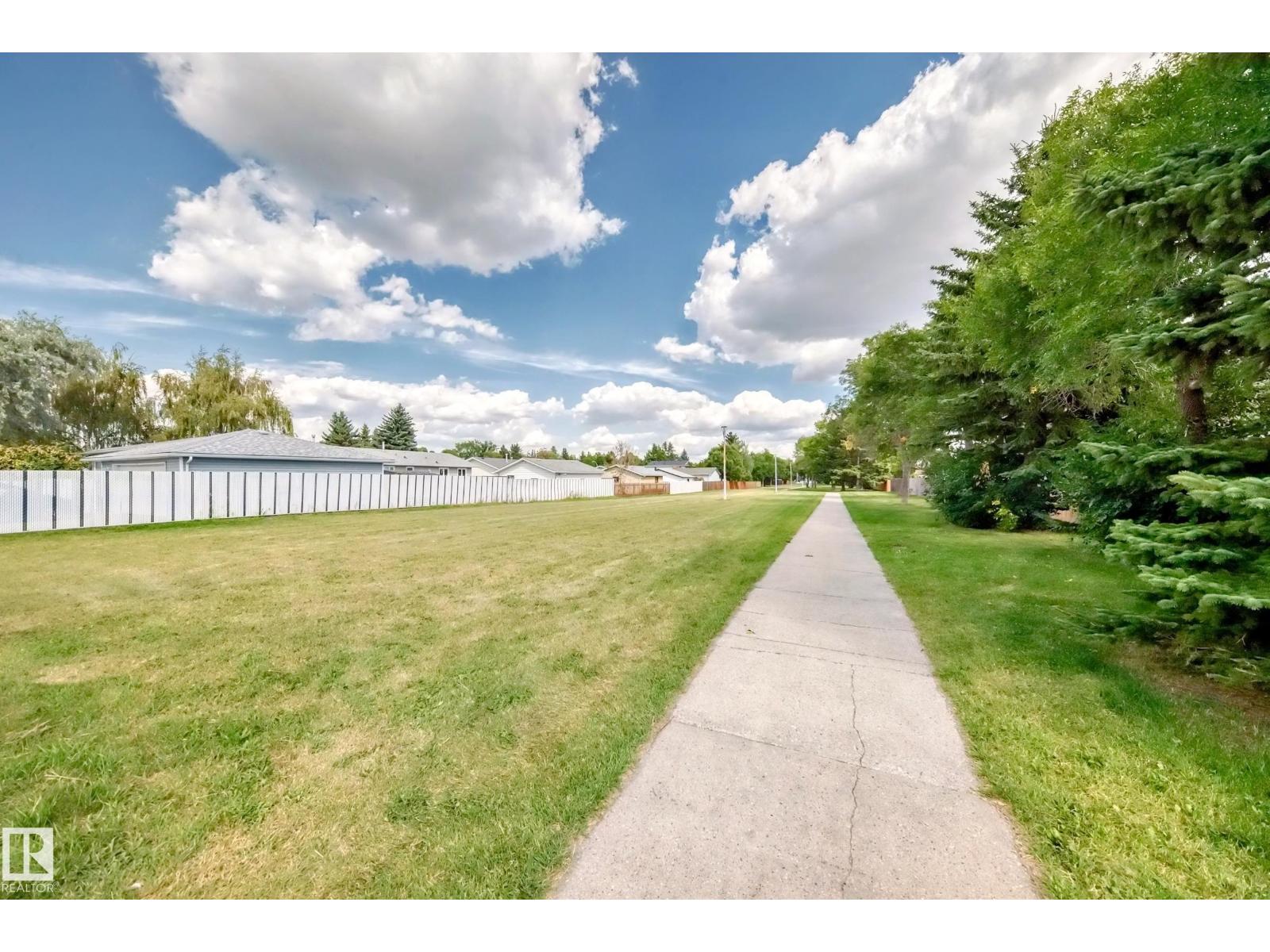 Photo 60 of 207 Homestead Cr Nw, Edmonton AB