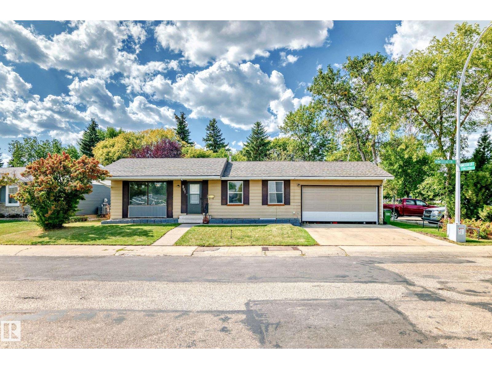 Photo 62 of 207 Homestead Cr Nw, Edmonton AB