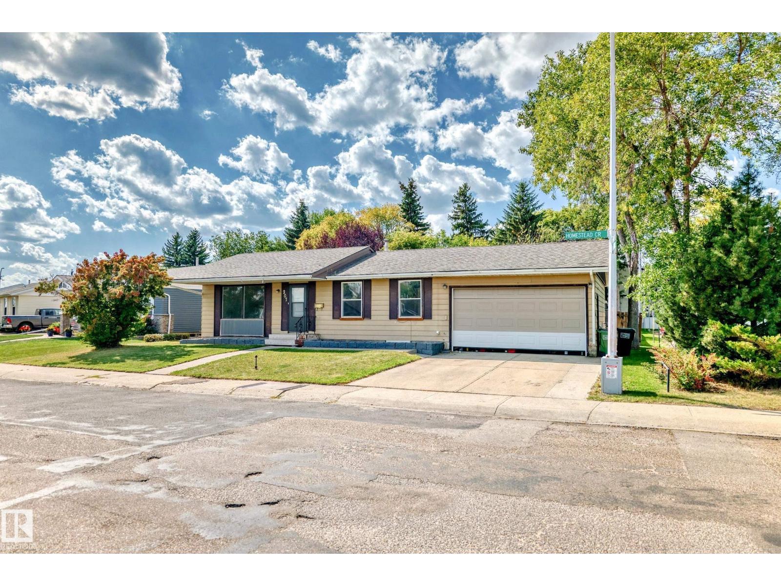 Photo 63 of 207 Homestead Cr Nw, Edmonton AB