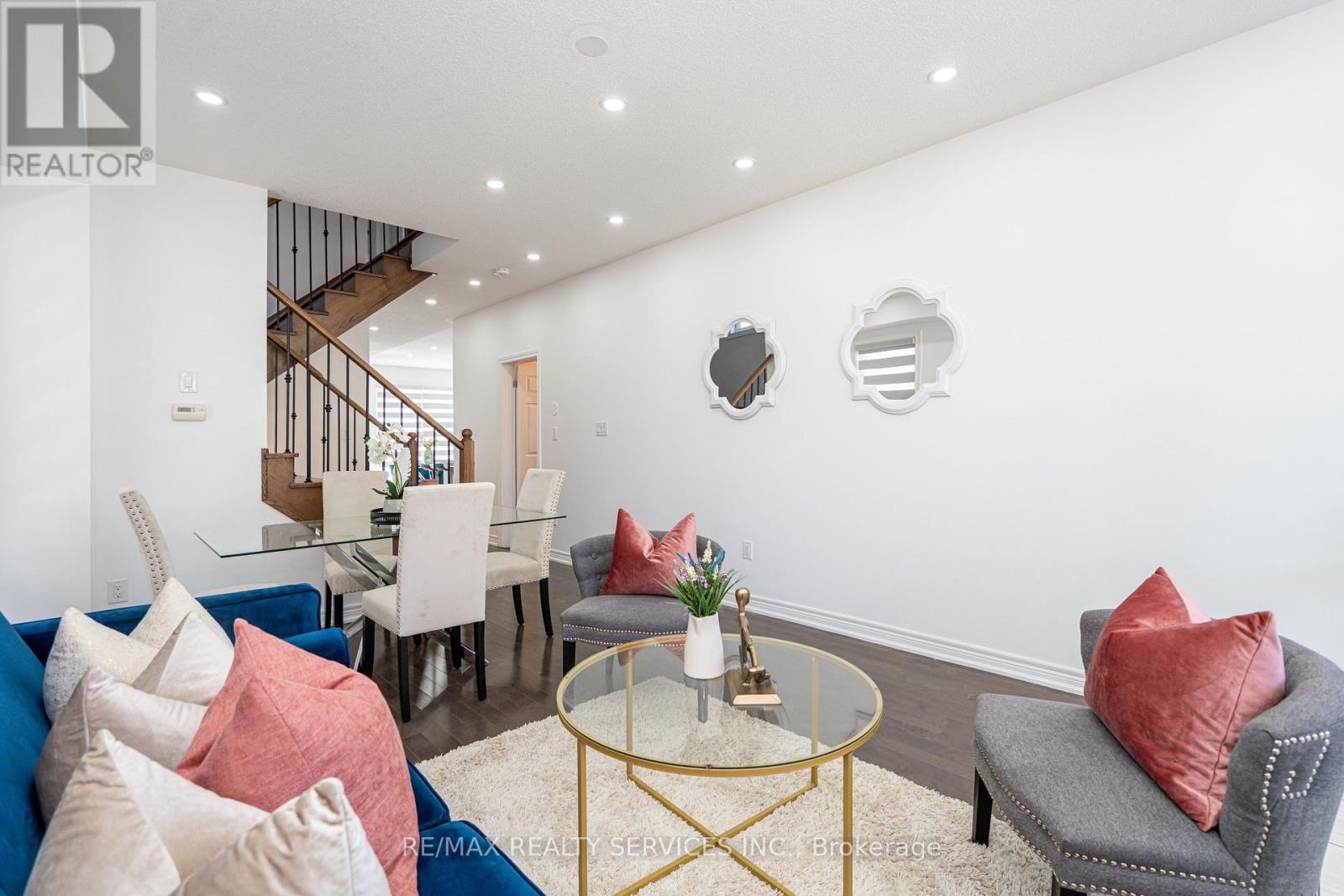 Photo 10 of 438 Royal West Drive, Brampton ON