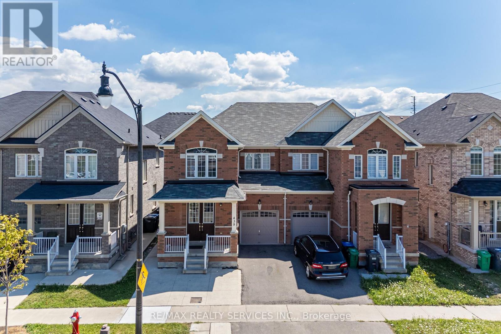 Photo 2 of 438 Royal West Drive, Brampton ON