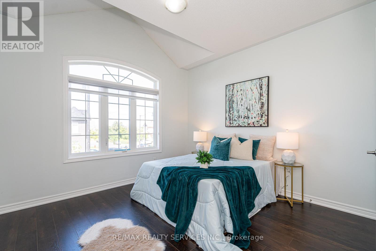 Photo 27 of 438 Royal West Drive, Brampton ON