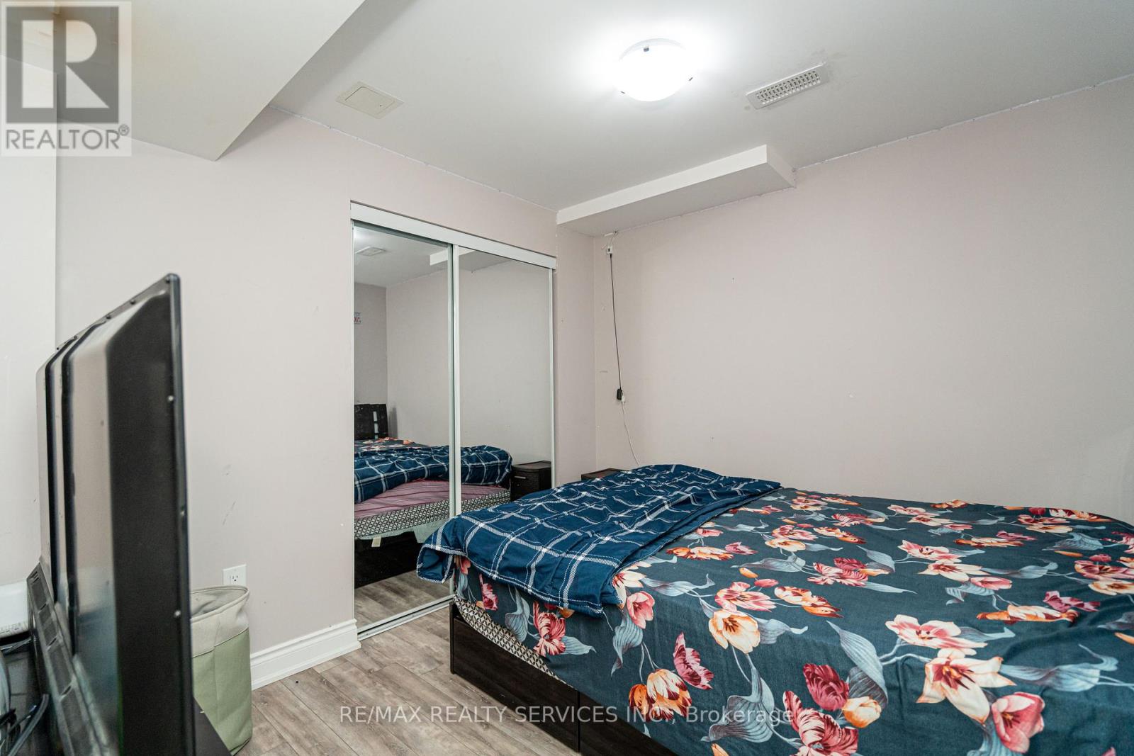 Photo 44 of 438 Royal West Drive, Brampton ON