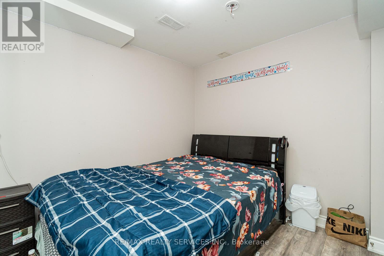 Photo 45 of 438 Royal West Drive, Brampton ON