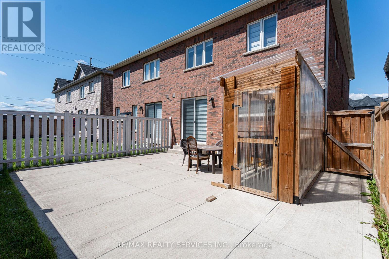 Photo 47 of 438 Royal West Drive, Brampton ON