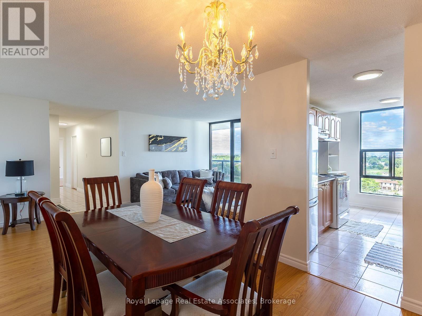 Photo 14 of 1205 17 Knightsbridge Road, Brampton ON