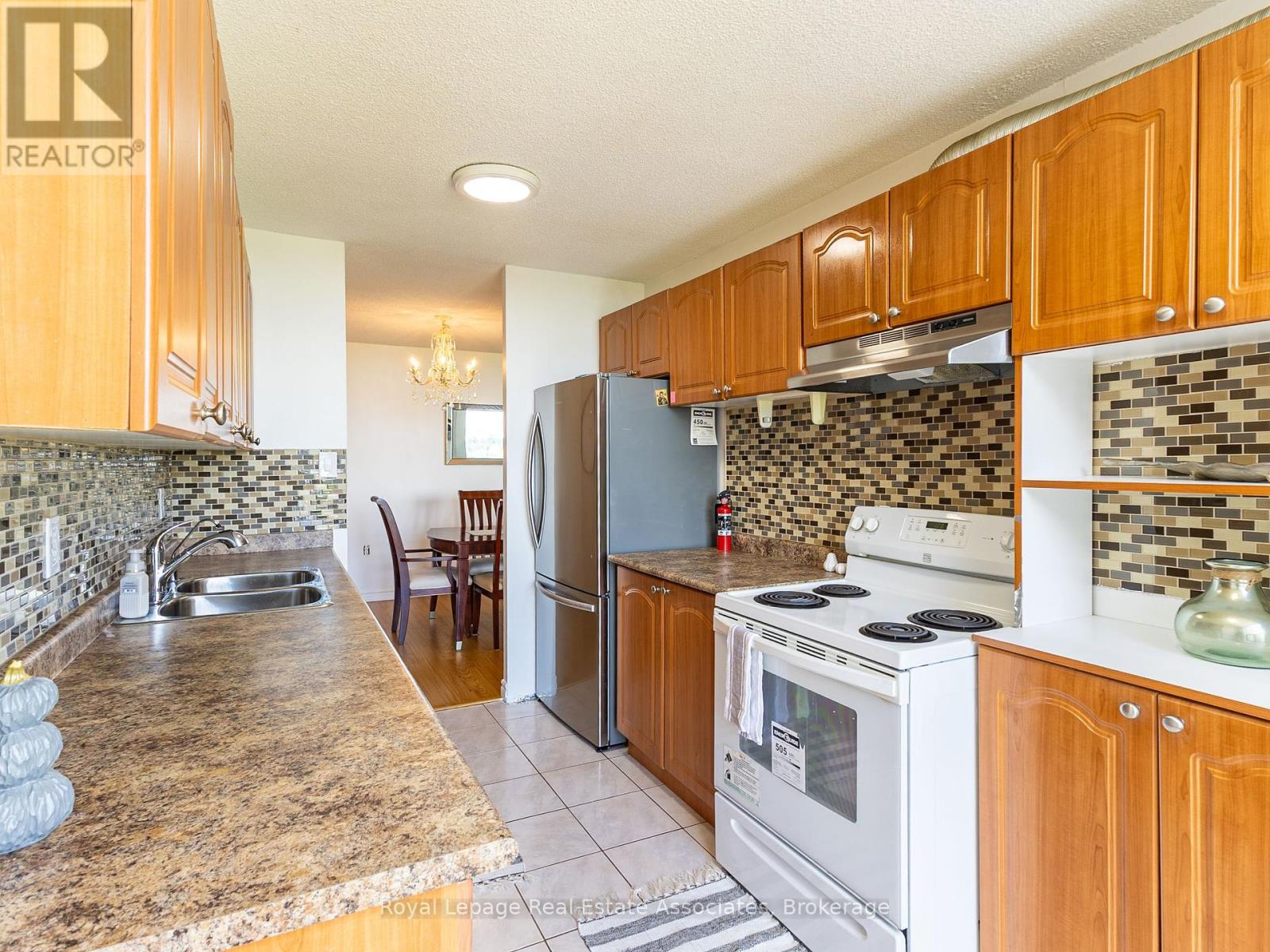 Photo 15 of 1205 17 Knightsbridge Road, Brampton ON