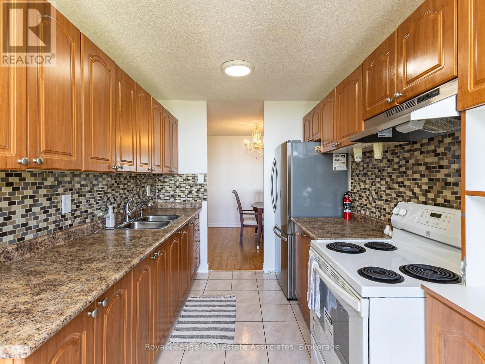 Photo 16 of 1205 17 Knightsbridge Road, Brampton ON