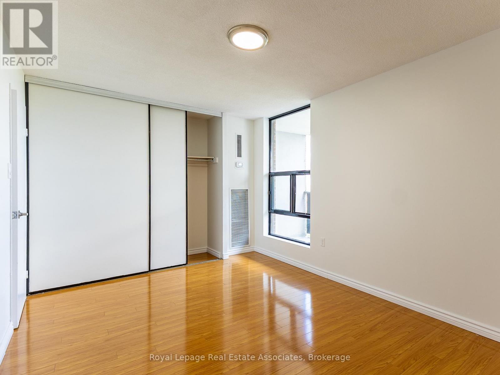 Photo 22 of 1205 17 Knightsbridge Road, Brampton ON