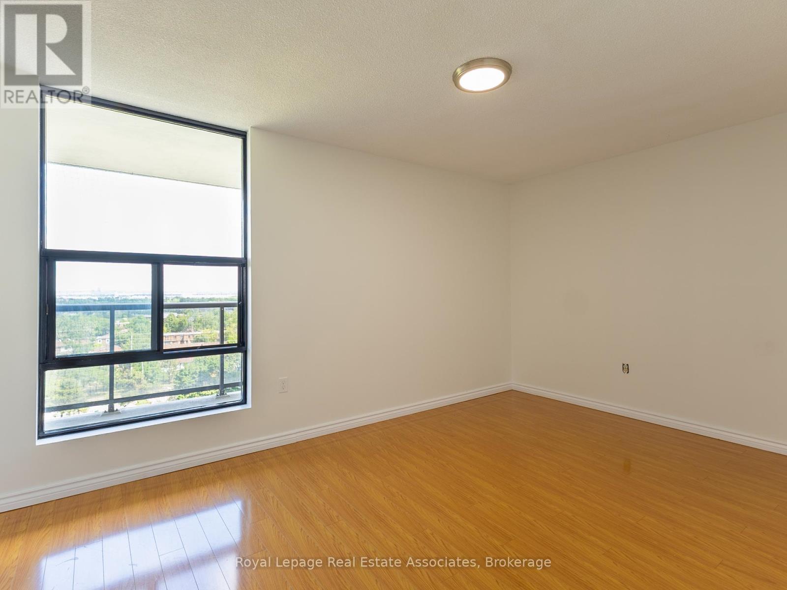 Photo 23 of 1205 17 Knightsbridge Road, Brampton ON