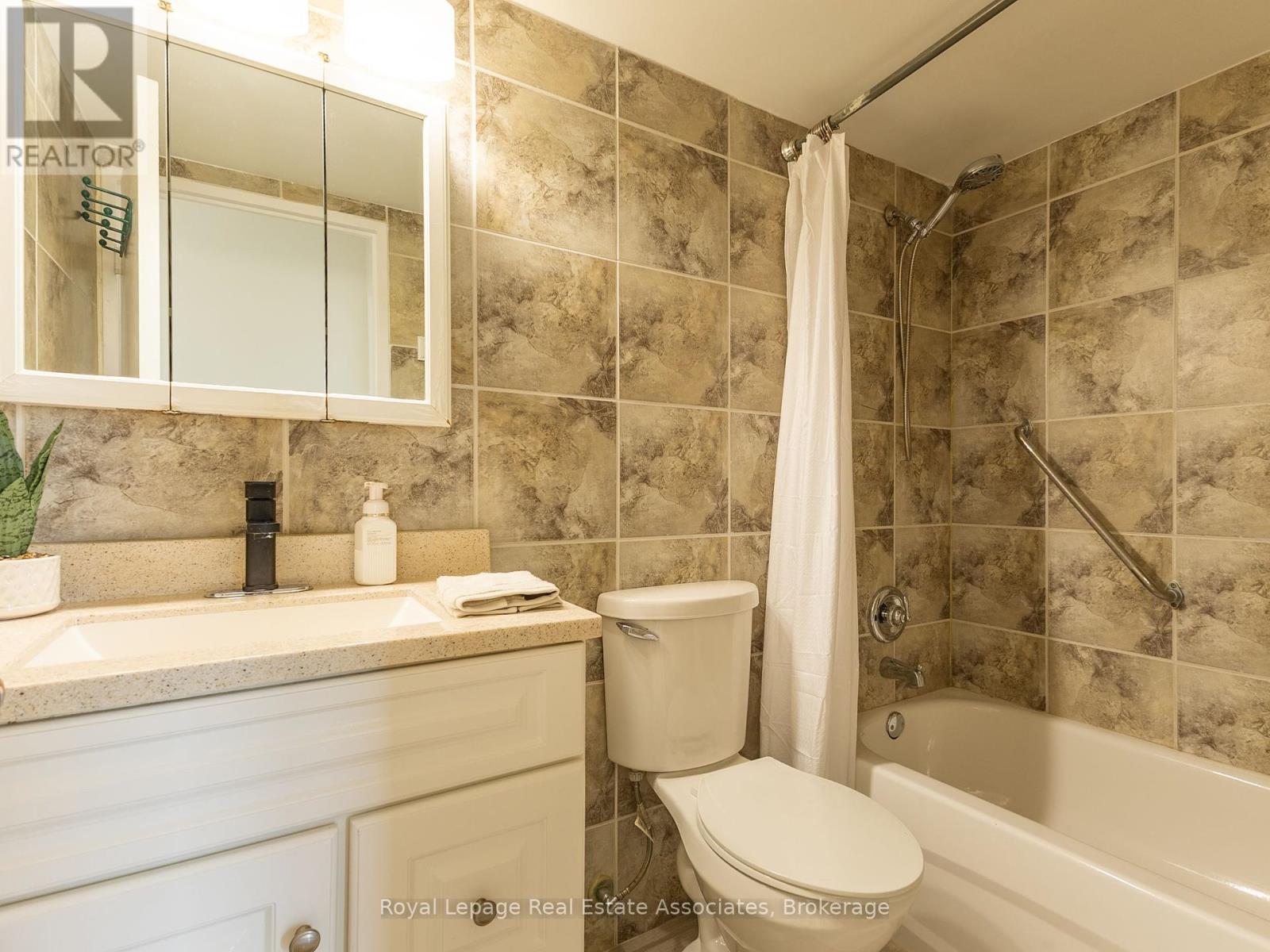Photo 24 of 1205 17 Knightsbridge Road, Brampton ON