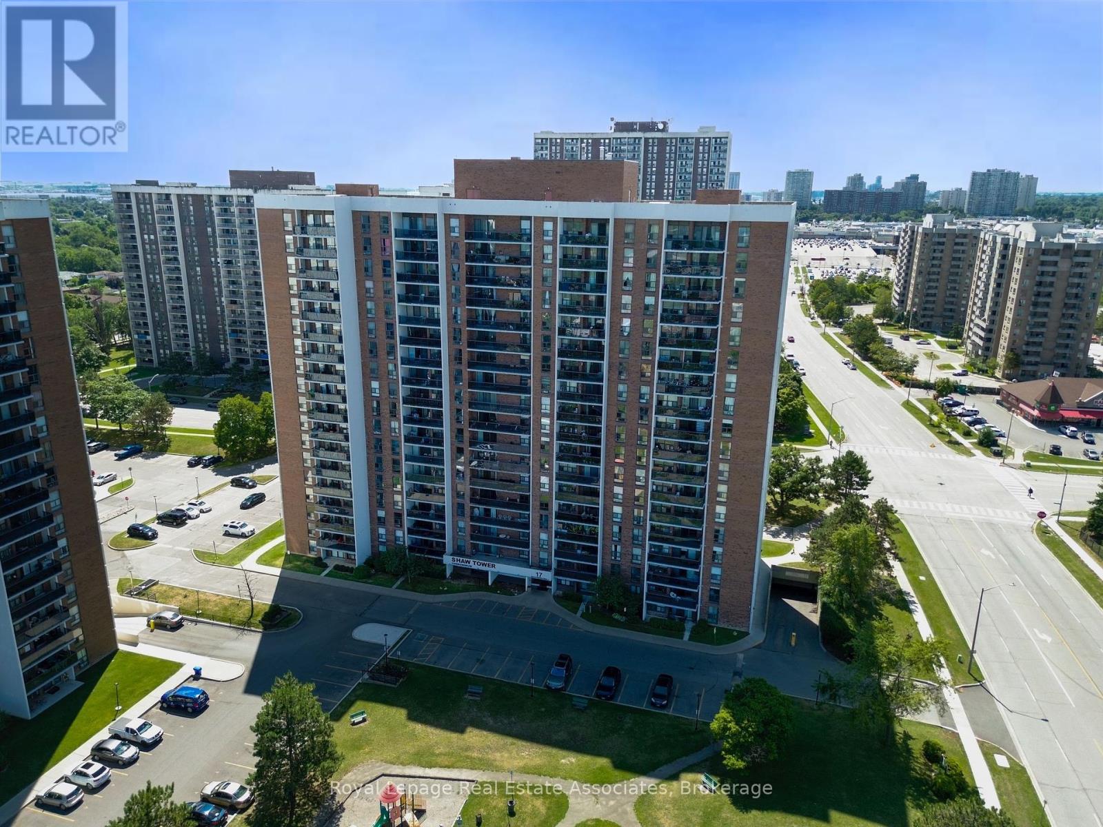 Photo 31 of 1205 17 Knightsbridge Road, Brampton ON