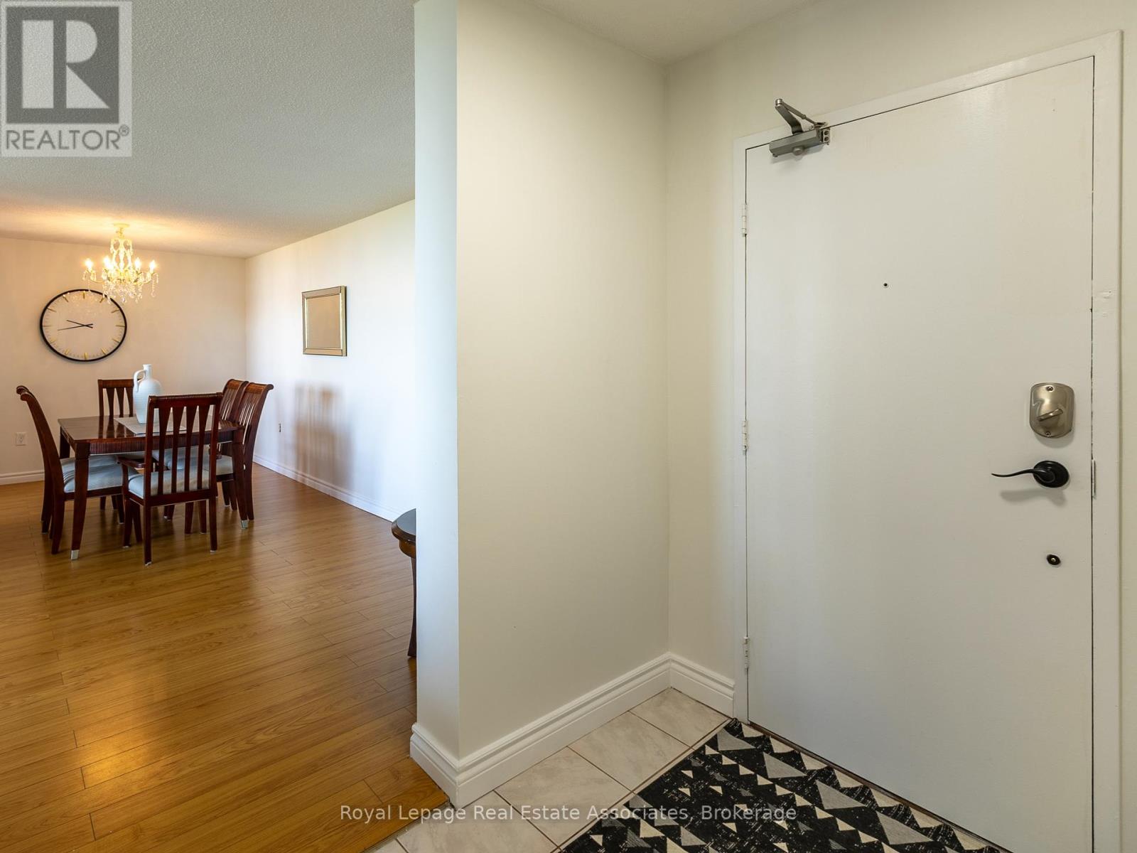 Photo 8 of 1205 17 Knightsbridge Road, Brampton ON