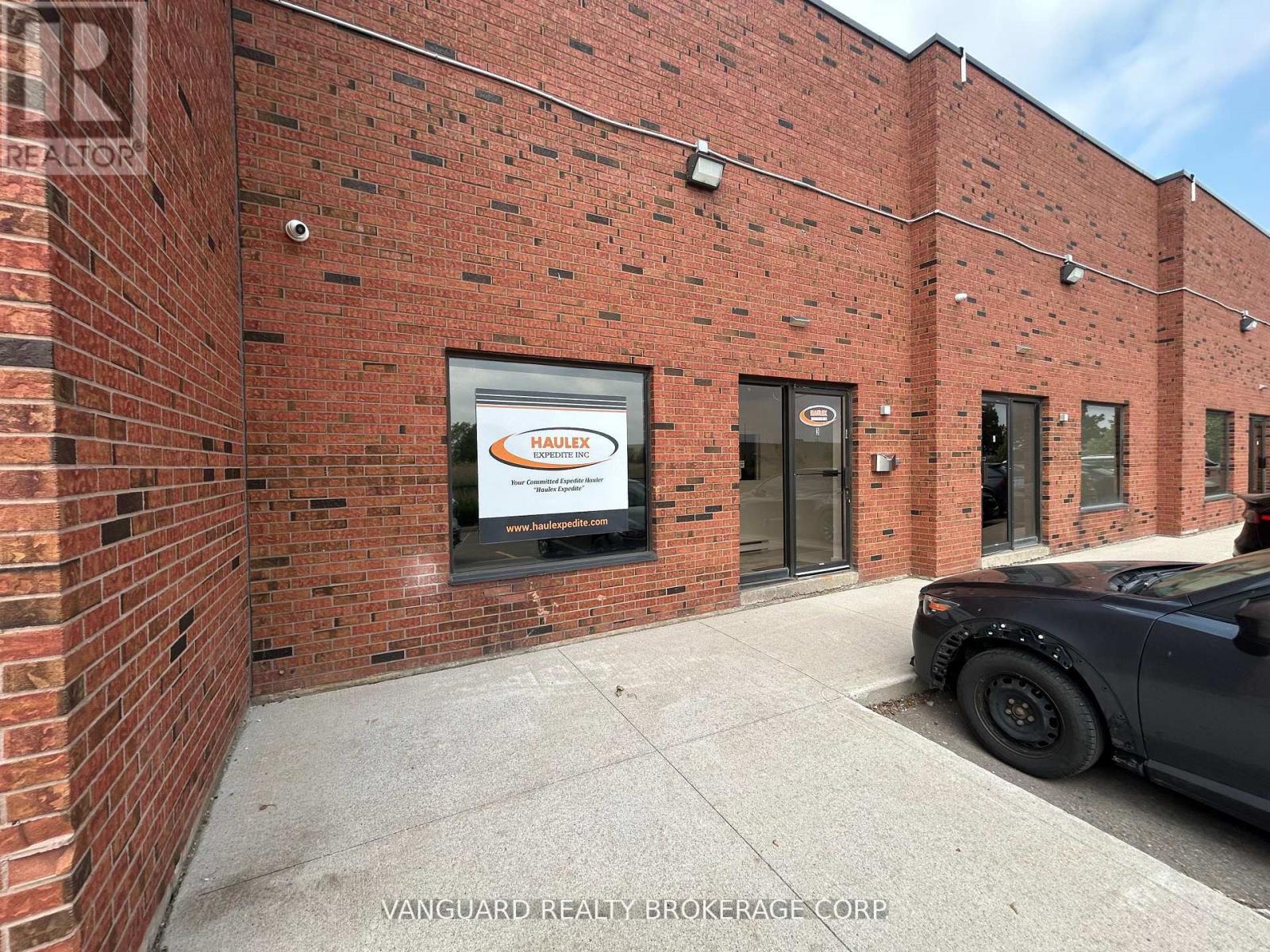 Photo 6 of 3 4 Alfred Kuehne Boulevard, Brampton ON