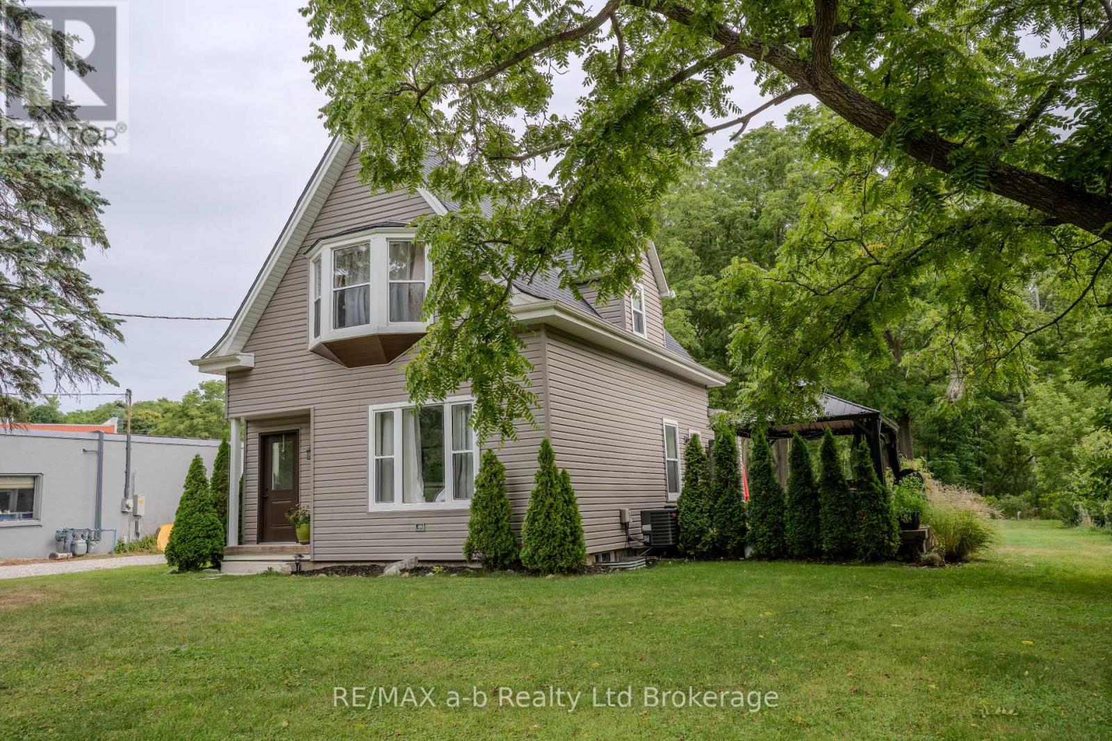 Photo 2 of 14 Old Vienna Road, Tillsonburg ON