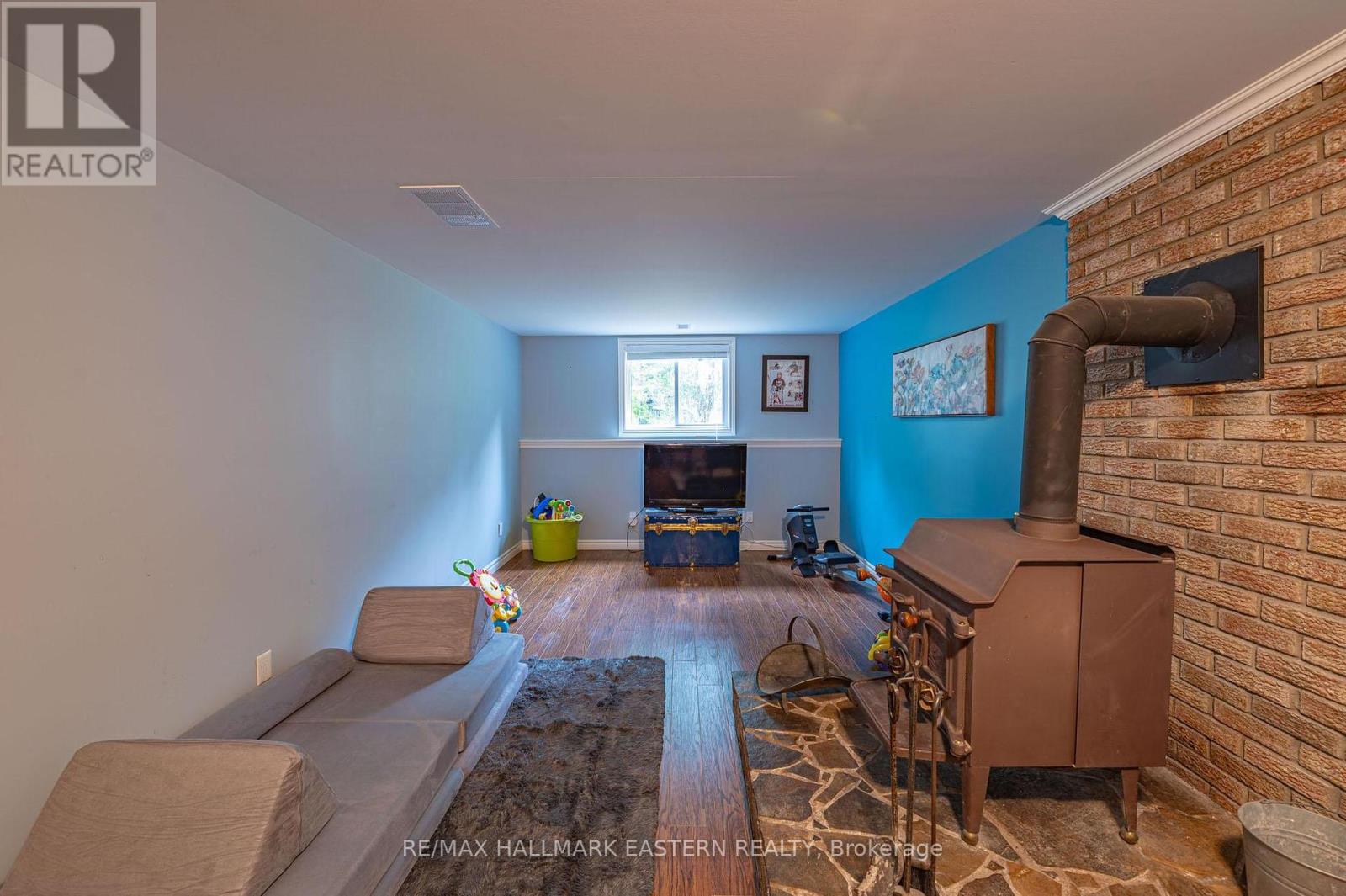 Photo 33 of 3 Carol Place, Port Hope ON