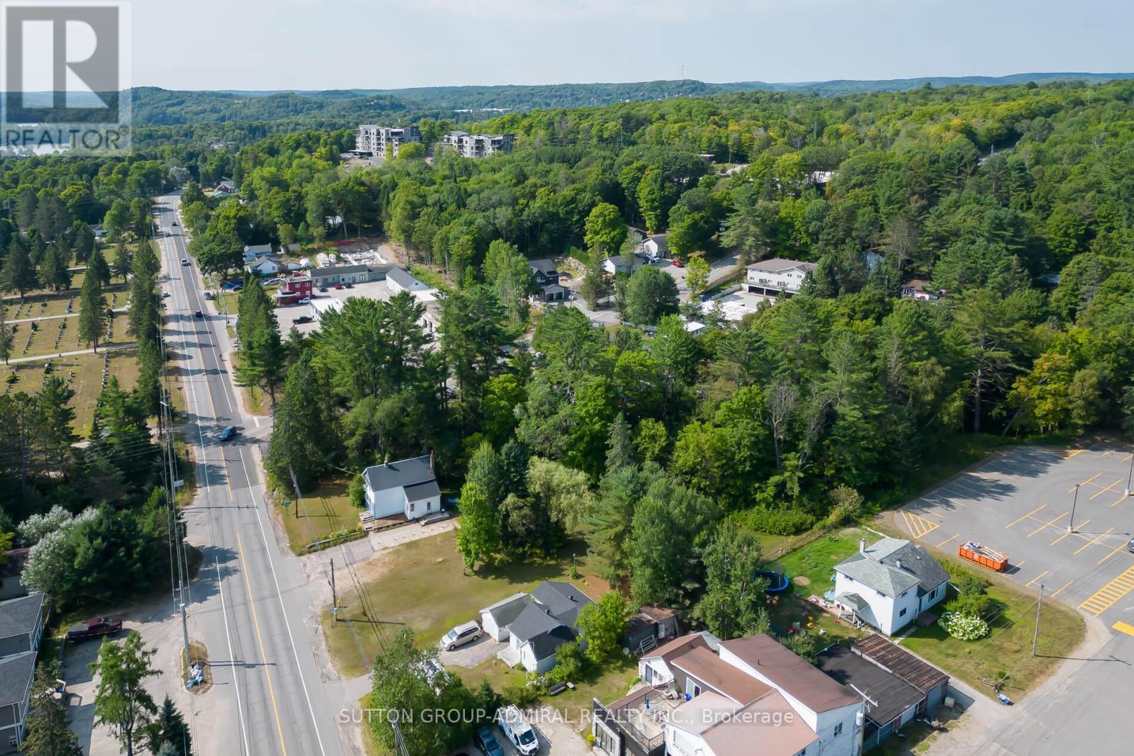 Photo 4 of 3 538 Muskoka Road N, Huntsville ON