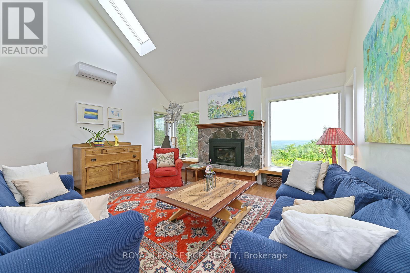 798433 3RD LINE E - 15