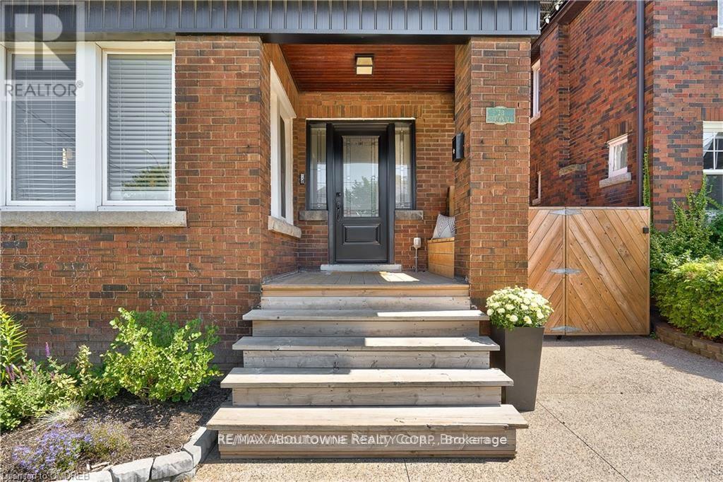 Photo 2 of 23 Ottawa Street S, Hamilton ON